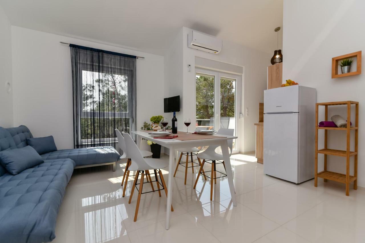 Denis Apartment Vir Exterior foto